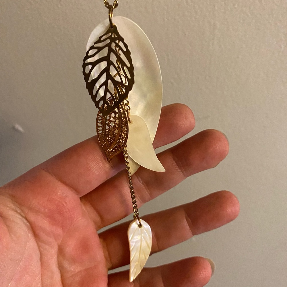 Ladies leaf necklace